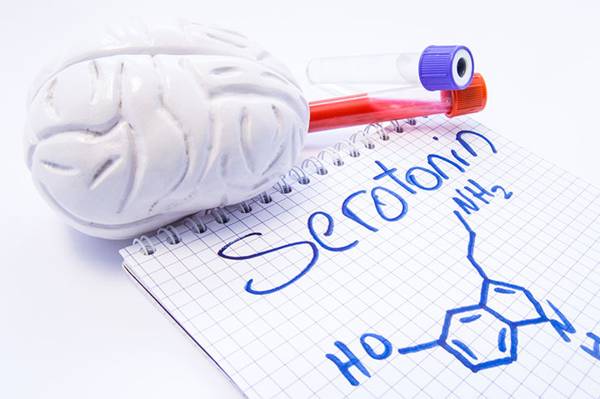سندرم سروتونین چیست، علل، علائم و درمان سندرم سروتونین