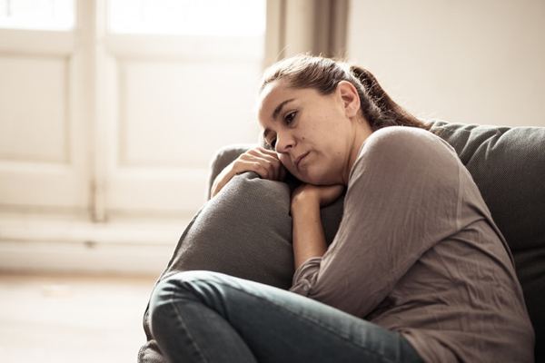 دلایل و علائم افسردگی در زنان