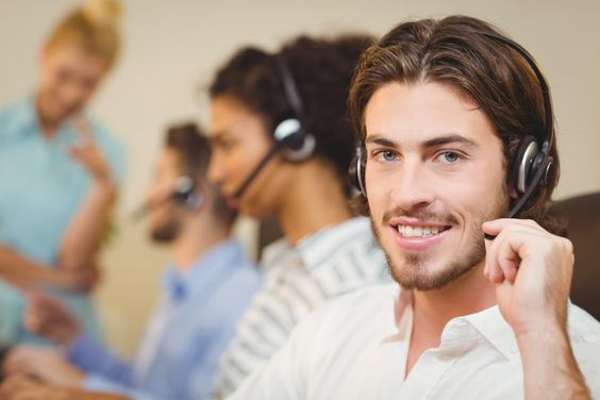 صحبت تلفنی با مشتری برای متقاعد کردن آنها 2 - نحوه صحبت تلفنی با مشتری برای متقاعد کردن آنها